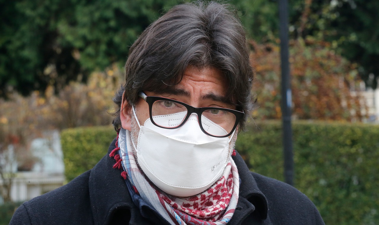 Daniel Jadue ante polémica por Avifavir: “Algunos pretenden que nos quedemos de brazos cruzados”