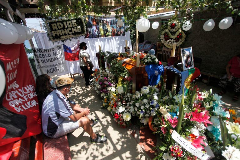 Este lunes se realizará funeral de malabarista en Puente Alto: velorio tuvo masiva asistencia