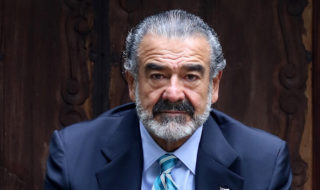 Andrónico Luksic y agrícola denunciada por extracción ilegal de agua