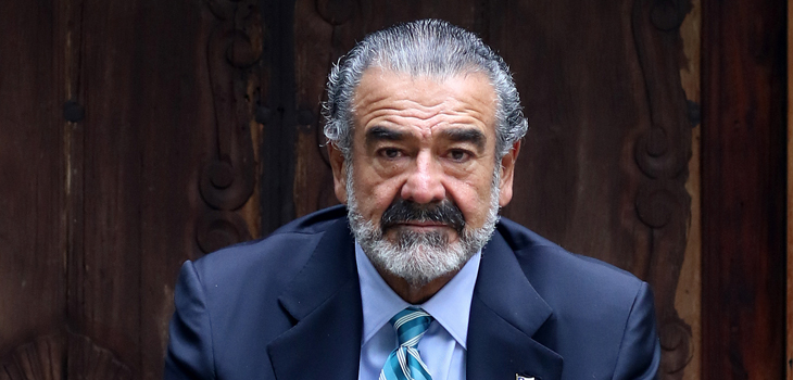 Andrónico Luksic y agrícola denunciada por extracción ilegal de agua