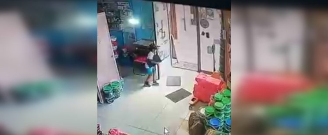 Captan momento en que niño de 8 años roba notebook de ferretería en Puerto Montt: adulto lo utilizó