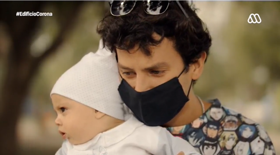 Escena de Miguel en Edificio Corona