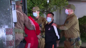 Pablo Chill-E queda con arresto domiciliario nocturno y arraigo nacional tras su detención