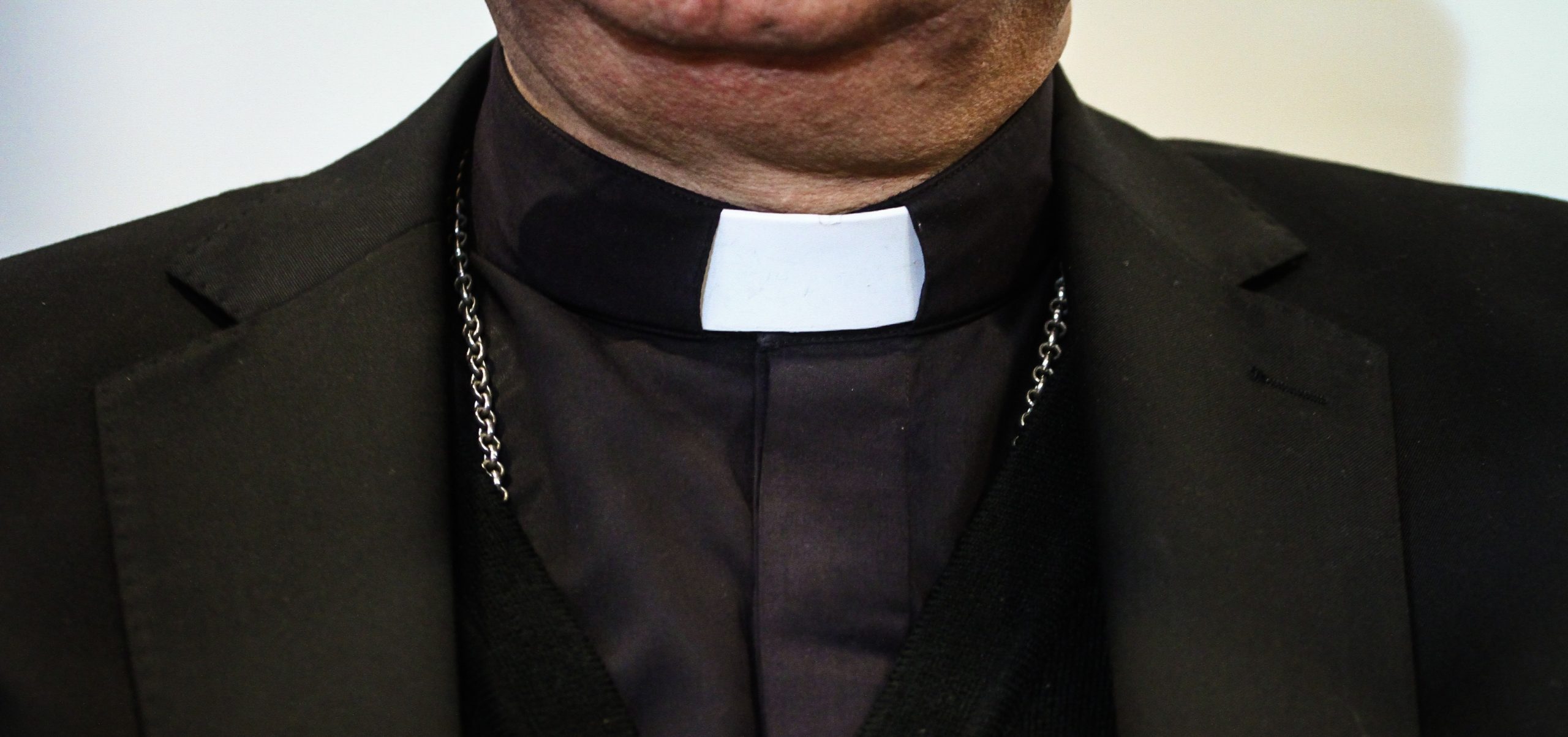 Iglesia expulsó del sacerdocio a Hernán Enríquez por caso de abuso sexual denunciado en 2009