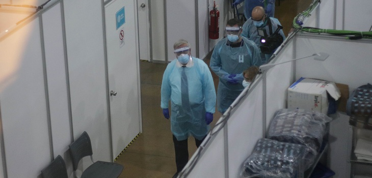 COVID-19: Contraloría ordena al Minsal pagar $464 millones menos en contrato con Espacio Riesco