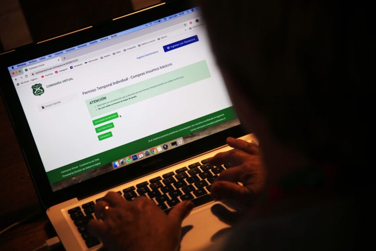 Permiso Único Colectivo: solo el representante tributario de la empresa esencial podrá solicitarlo
