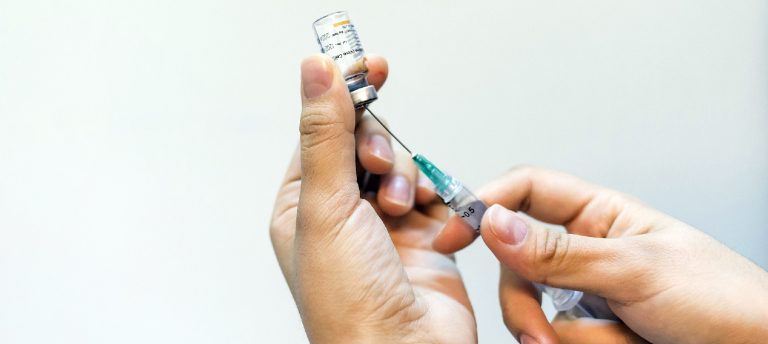 COVID-19: ¿Existen grandes diferencias entre síntomas de la primera y segunda dosis de la vacuna?