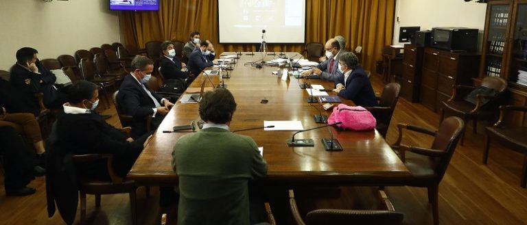Comisión de Constitución despacha a la Cámara Baja proyecto de impuesto a los “súper ricos”