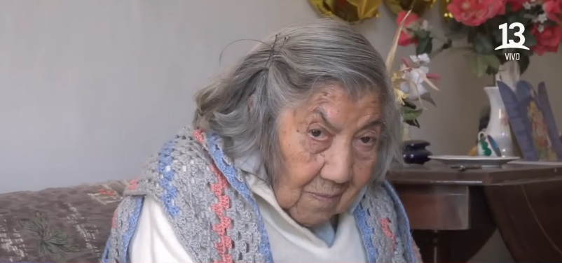 Isolina mujer de 100 años