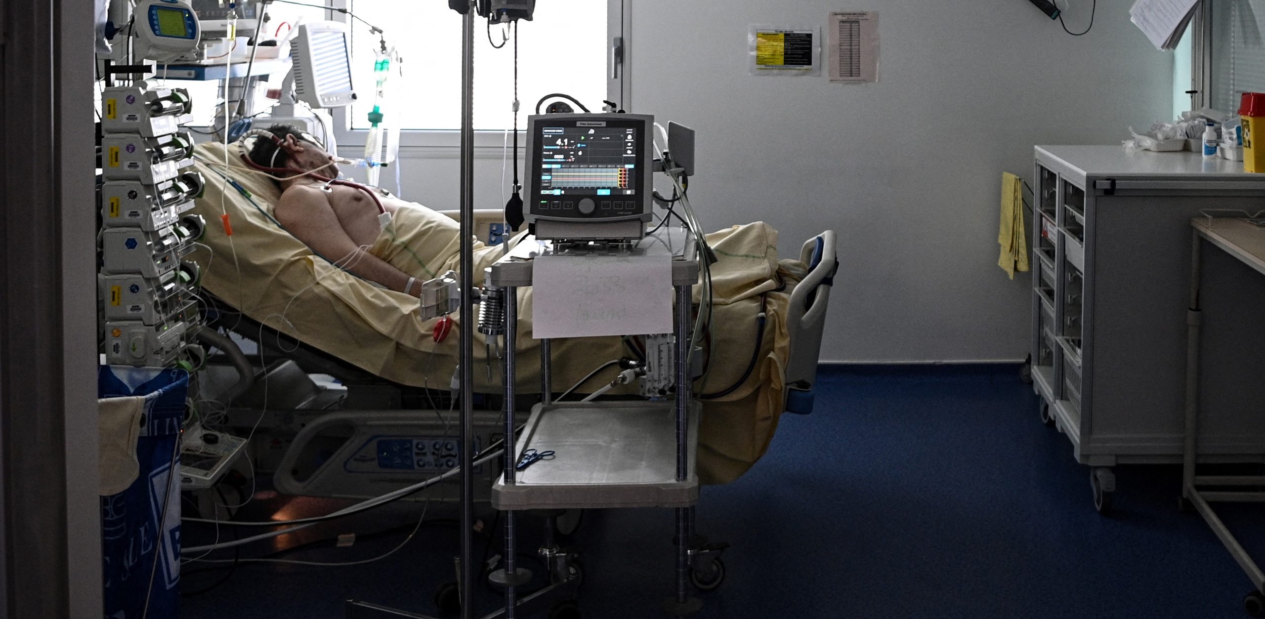 Paciente COVID habría matado a otro porque le molestaba el ruido de su respirador mecánico