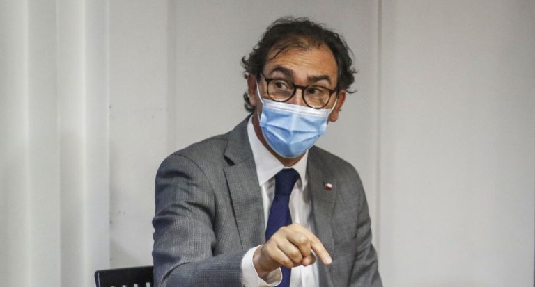 Alcaldes responden a la insistencia de Figueroa por retorno a clases: 