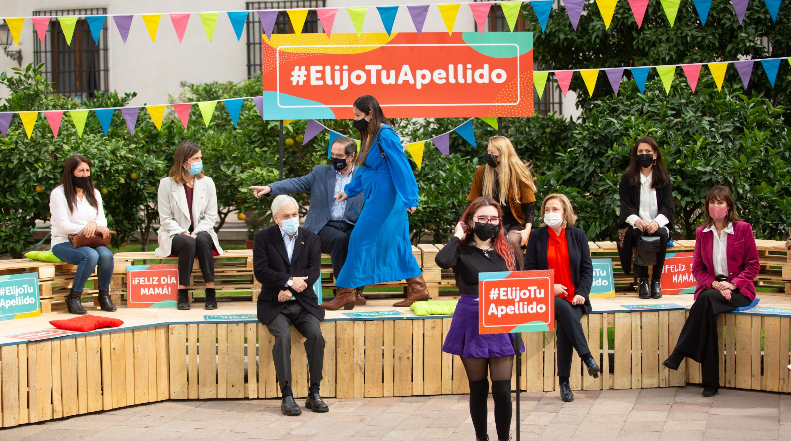 Presidente Piñera promulgó nueva ley que permite elegir el orden de los apellidos