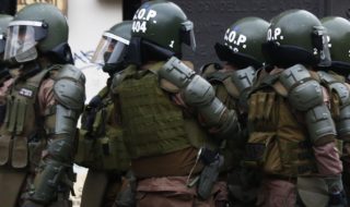 Carabineros detiene a joven lanzado al Mapocho