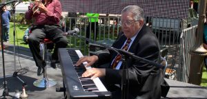 Tío Valentín hizo sentido llamado para ir en apoyo de los músicos: 