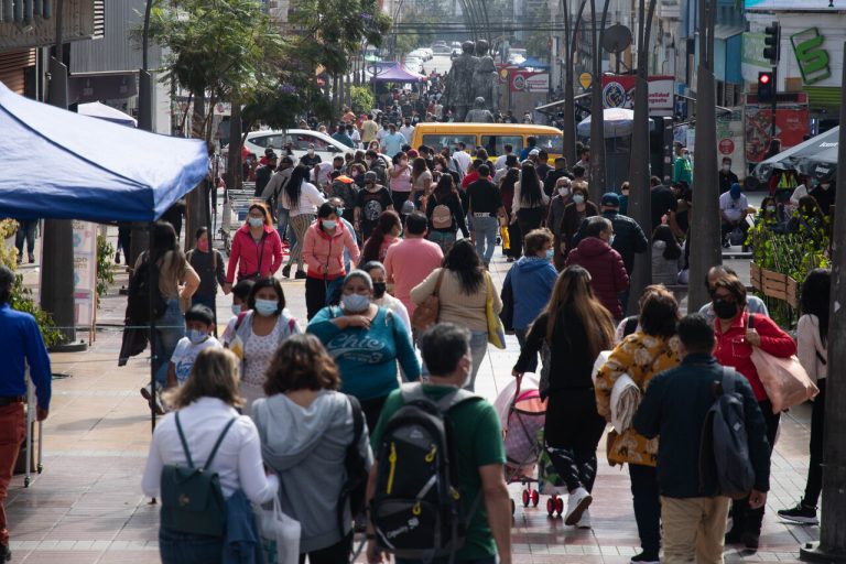 Minsal reportó 8.150 casos nuevos de COVID-19 y positividad llega al 9,69%