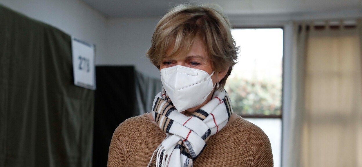 Evelyn Matthei bromeó tras aplaudido discurso: “¿Debí haber sido candidata o no?”