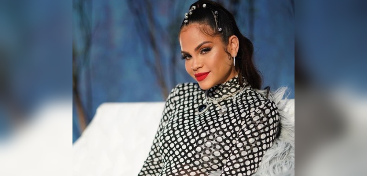 Natti Natasha asistió con su hija a los Premios Juventud: bebé de 2 meses se robó las miradas