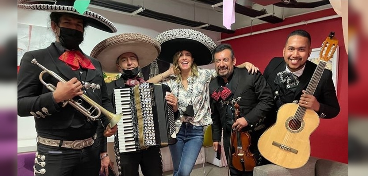 La lúdica celebración de cumpleaños de Diana Bolocco con el equipo de Mucho Gusto: incluyó mariachis