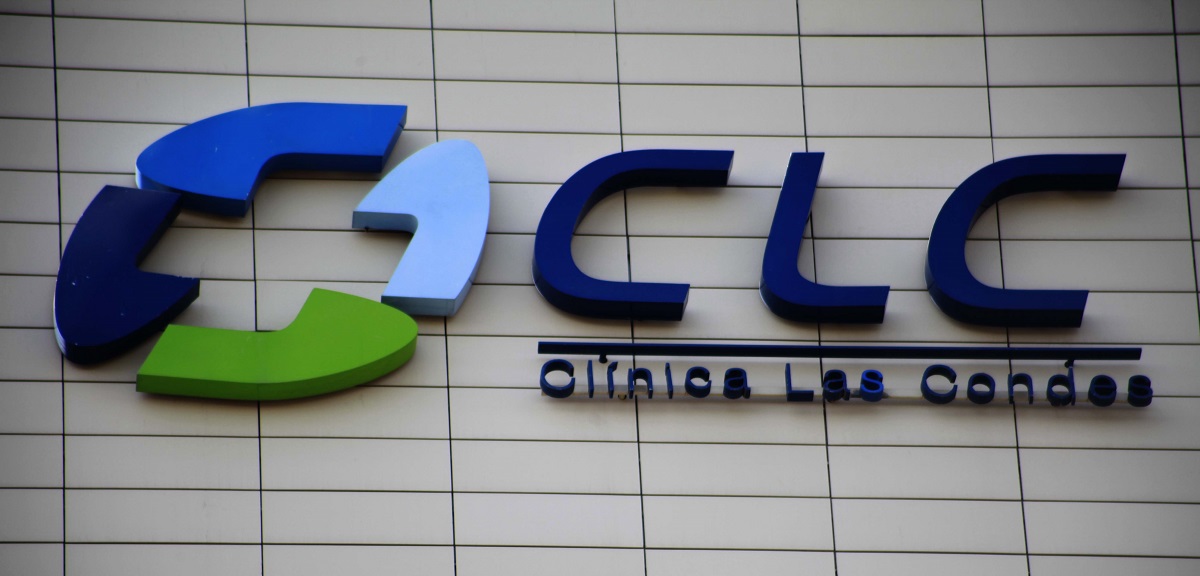 doctor que prescribió tercera en Clinica las condes