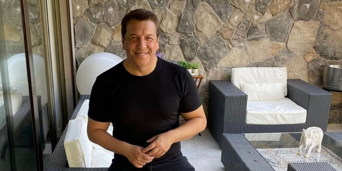 JC Rodríguez sorprendió a seguidores con enigmático viaje: “Embarcándonos rumbo a lo desconocido”