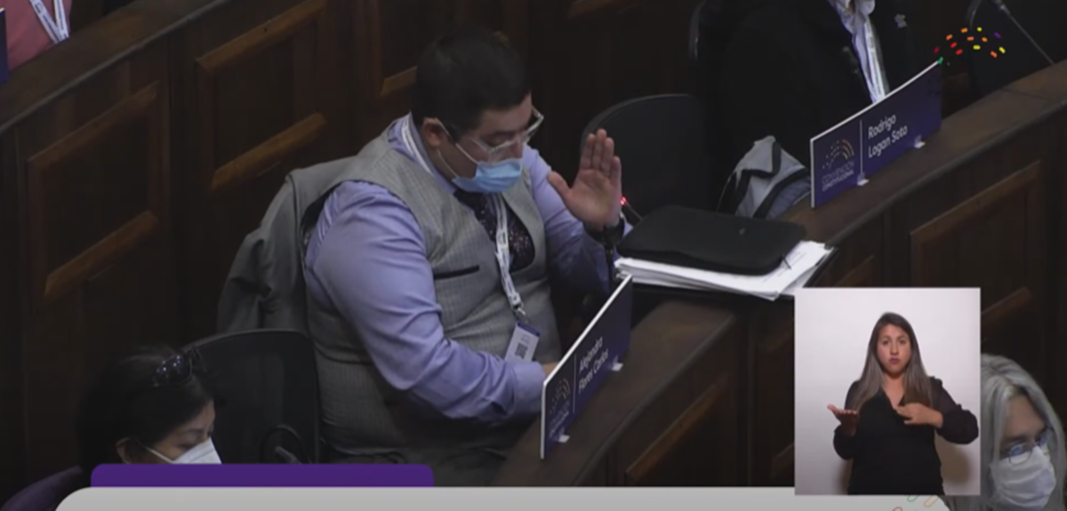 Rodrigo Logan vivió 'minuto de furia' durante sesión de la Convención: 