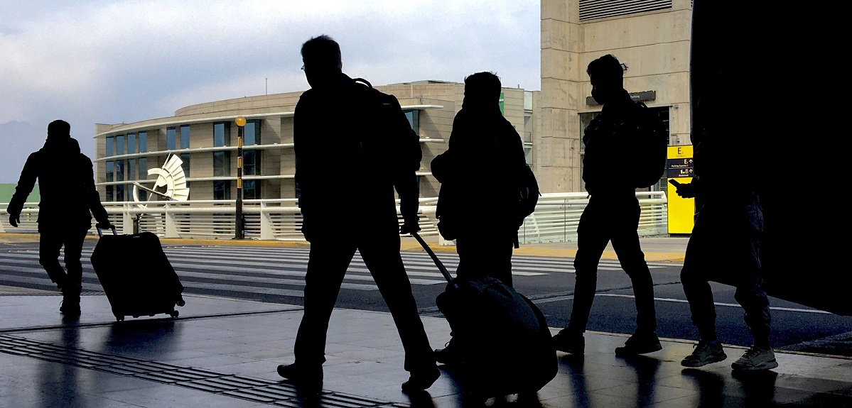 ¿Se puede viajar con niños ante apertura de fronteras? Subsecretaria Martorell lo aclaró
