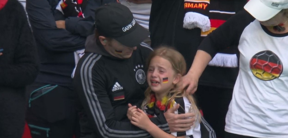 Inglés recaudó más de $37 millones para niña alemana que recibió insultos xenofóbicos en la Eurocopa