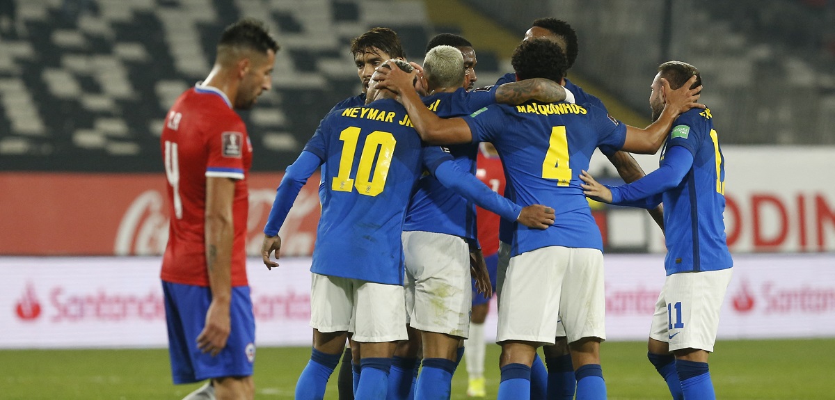 ¿Fue penal contra Vidal? Chile sufrió dolorosa caída ante Brasil y sigue estancado rumbo a Qatar