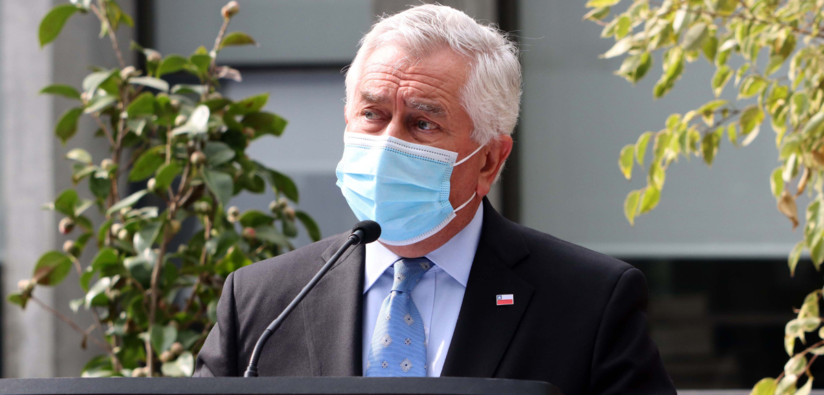 Ministro Paris por Fiestas Patrias