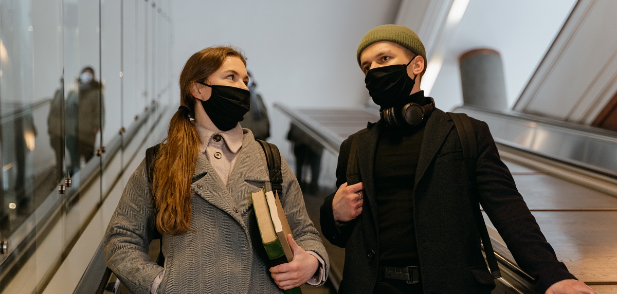 La razón por la que deberías hablar más con extraños: estudio reveló beneficios de la 