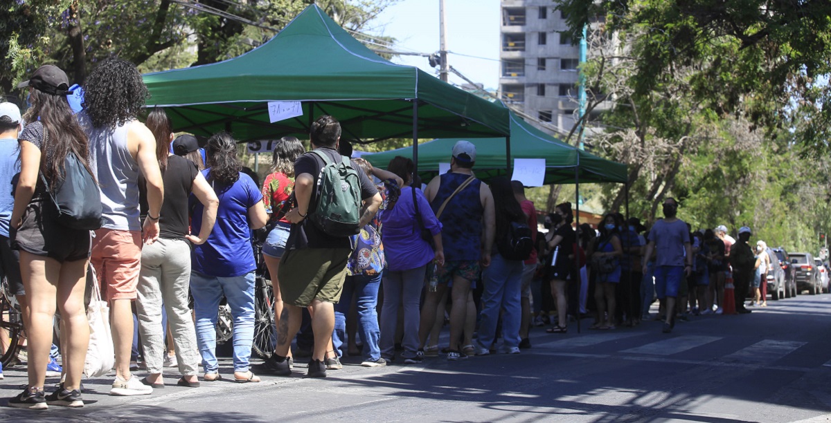 Comienza cierre de mesas a lo largo del país: aún hay filas para poder votar