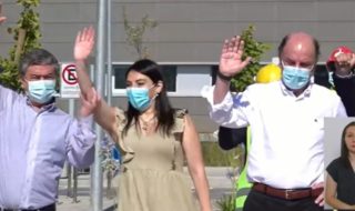 El tironeo de Jaime Coloma a Cristina Bravo que provocó críticas en redes: “Es impresentable”