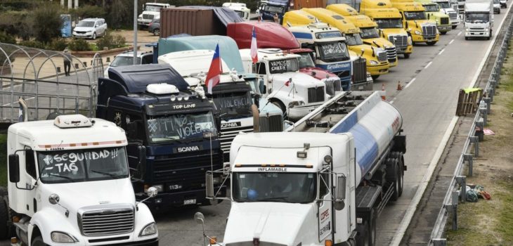 Dirigente de camioneros aseguró que Piñera les solicitó paralizar en 2020 para aprobar Ley Barrios