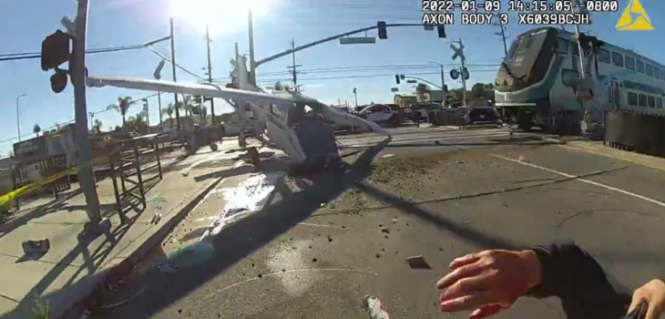 Dramático video muestra impactante rescate de piloto de avión que casi fue arrollado por tren en EE.UU