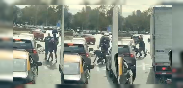 Video registra el momento exacto en que taxista agrede con un cuchillo a ciclista en Plaza Baquedano