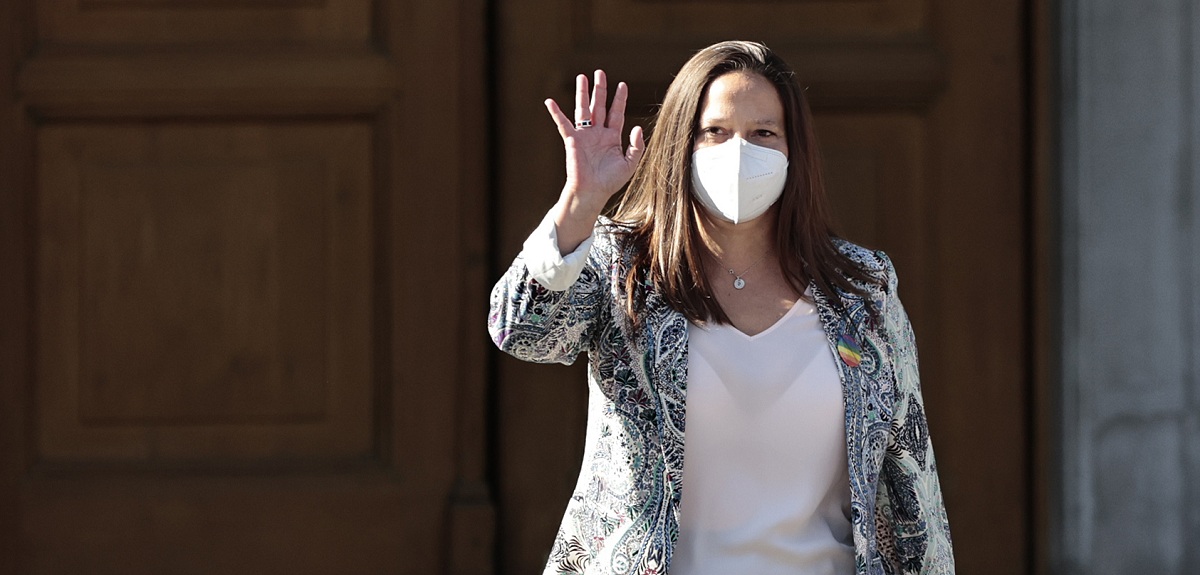 Pago de horas extras ilegales de futura ministra Benado salen a la luz: devolvió platas fiscales