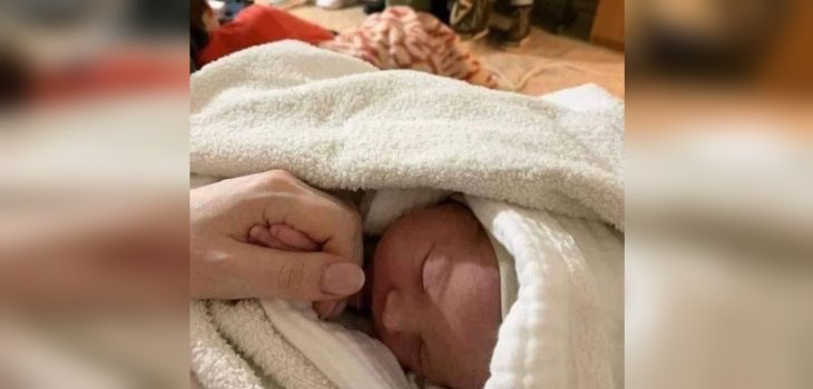 Bebé nacida durante bombardeos en Ucrania