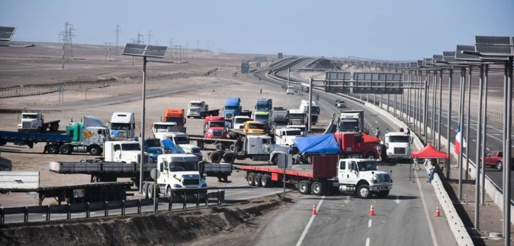 Gobierno llega a acuerdo con camioneros y finalizan bloqueos