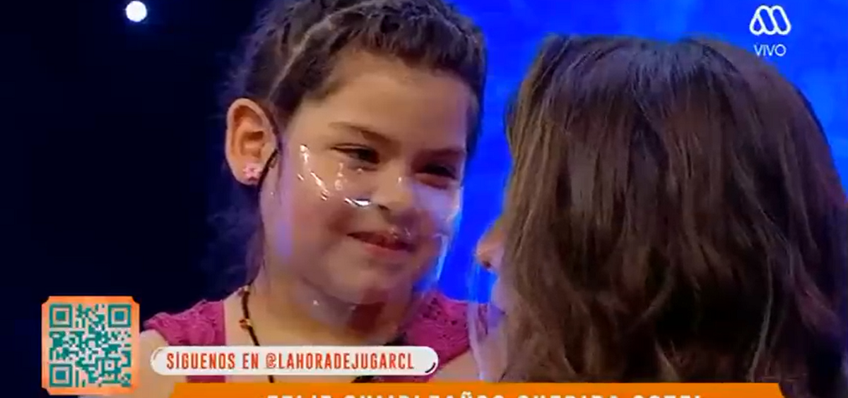 María José Quintanilla recibió sorpresa en La Hora de Jugar: sobrina le llevó regalo