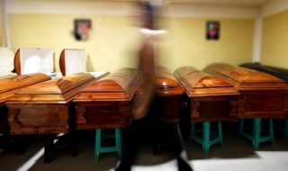 Revelan 'letra chica' de la PGU: funerarias advierten pérdida de $200 mil para gastos mortuorios