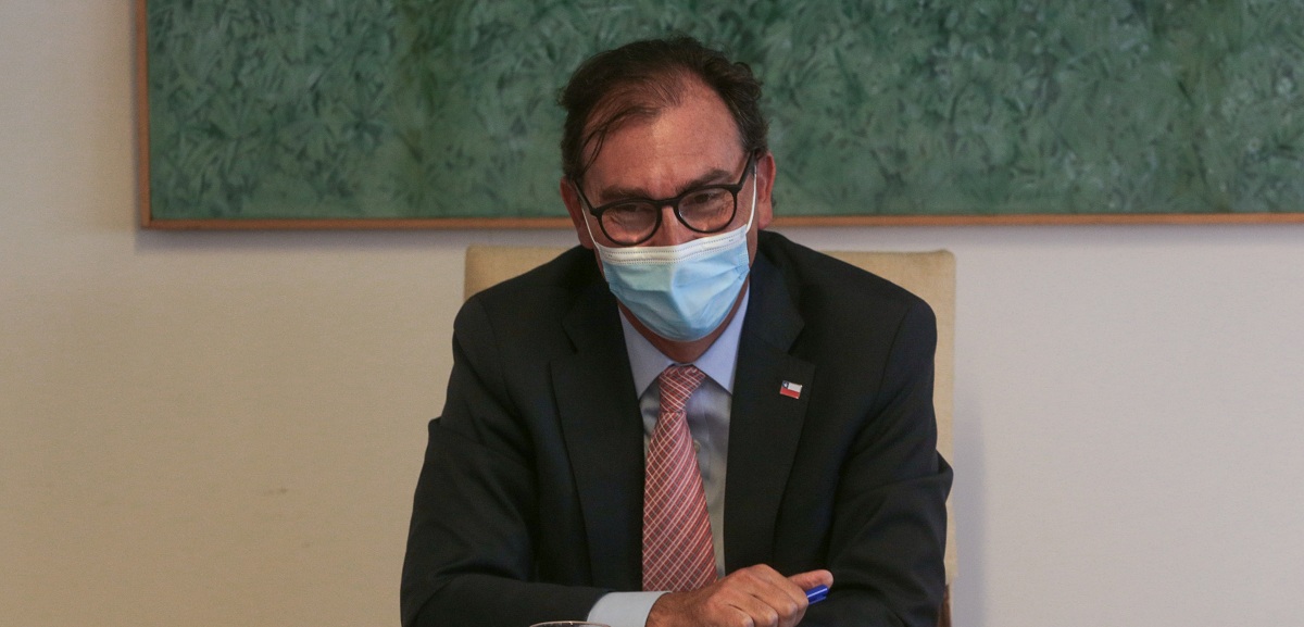 Ministro Figueroa condicionó pago de subvenciones escolares a presencialidad en los colegios