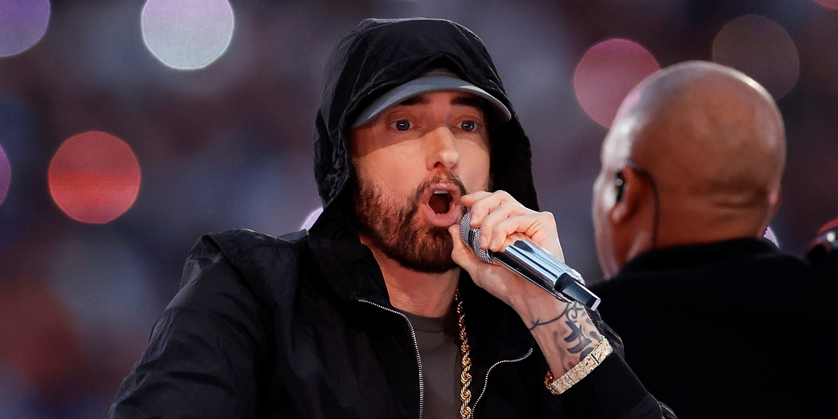 Directo a la nostalgia: Eminem se robó las miradas en el show de medio tiempo del Super Bowl 2022