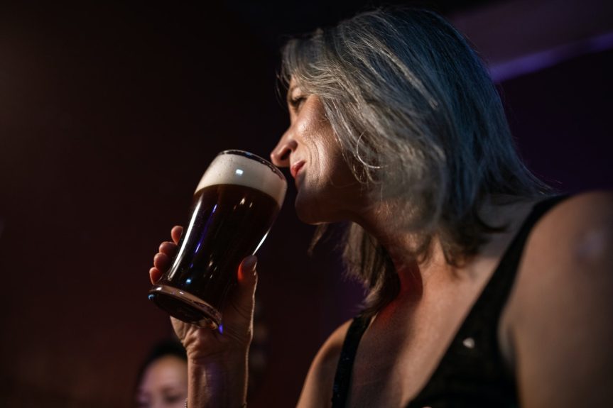 estudio revela que consumo de alcohol daña el cerebro