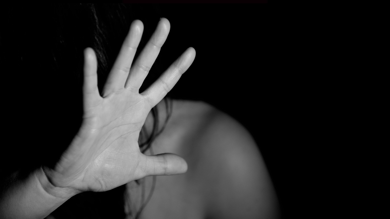 Hombre le tiró sopa hirviendo a su pareja en Argentina: mujer quedó con el 80% de su cara quemada