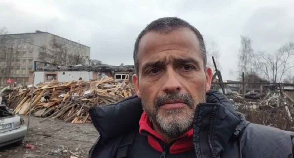 Iván Núñez mostró en impactante video cómo quedó zona residencial de Ucrania tras bombardeo