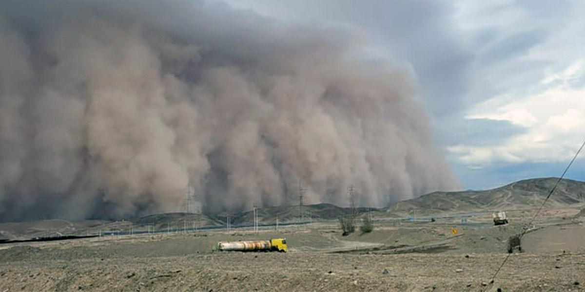 Registros muestran el momento exacto de impactante tormenta de arena en Diego de Almagro