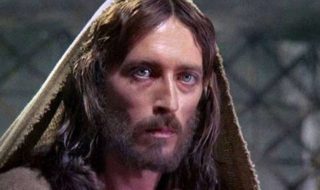 A 45 años del estreno: ¿qué fue de Robert Powell, el actor que protagonizó "Jesús de Nazareth"?