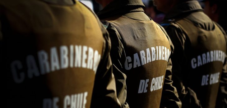 Carabineros que resguardan faenas forestales en Arauco son atacados a balazos por casi 60 personas