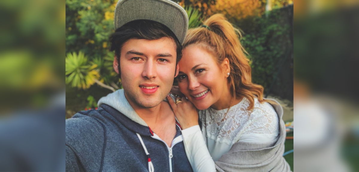 Licenciatura del hijo de Cathy Barriga.