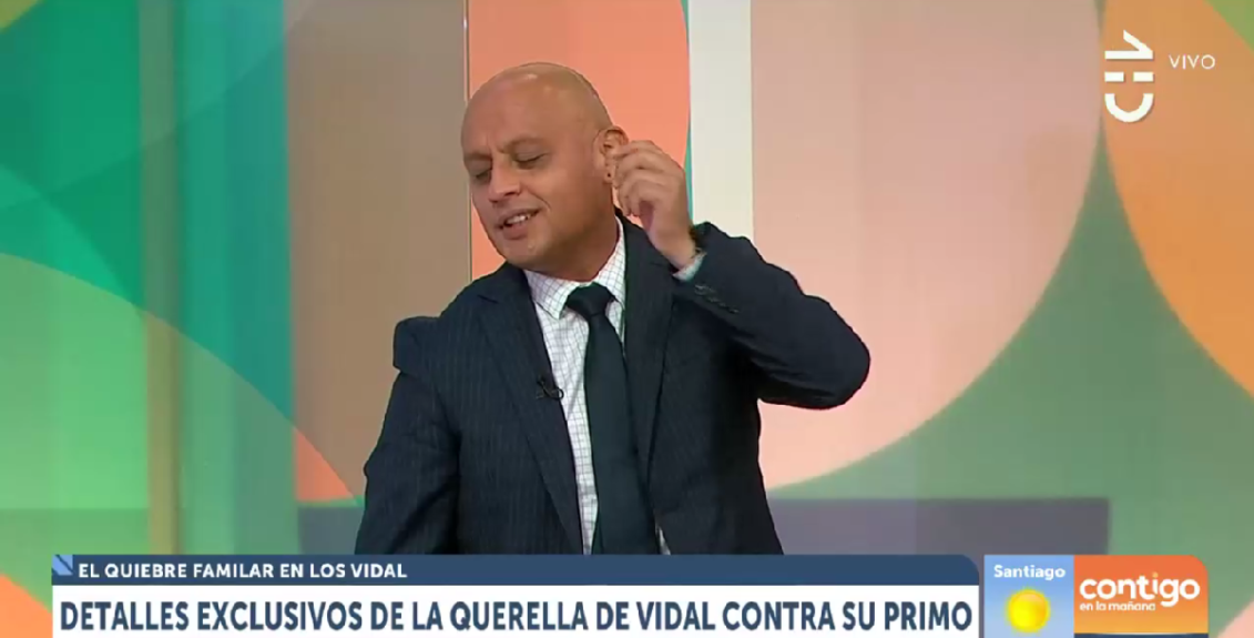 Detalle de look de Claudio Bustíos llamó la atención en matinal de CHV: protagonizó cómico momento